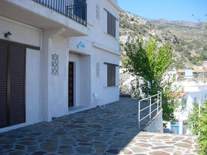 Marina Hotel Agios Kirykos  Exterior photo