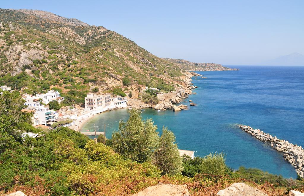 Marina Hotel Agios Kirykos  Exterior photo