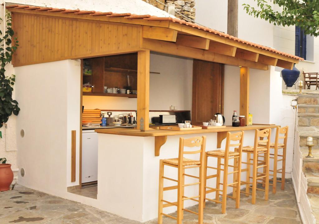Marina Hotel Agios Kirykos  Exterior photo