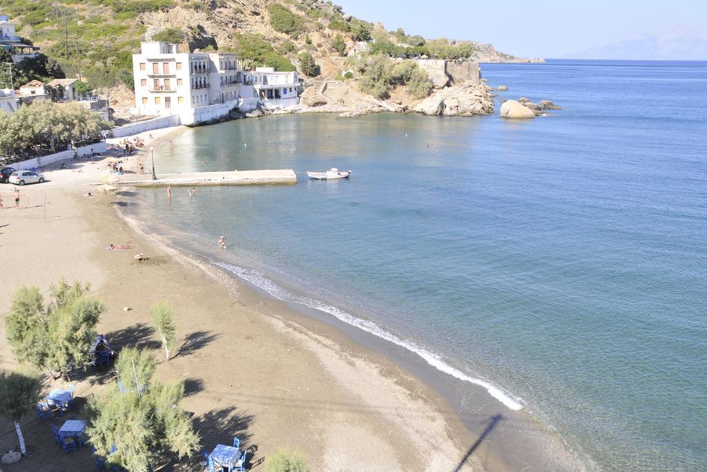 Marina Hotel Agios Kirykos  Exterior photo