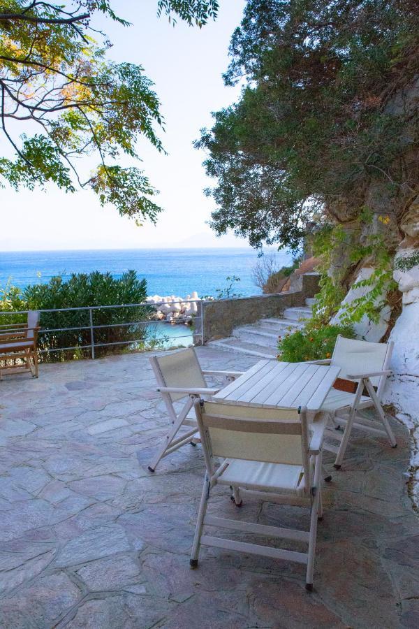 Marina Hotel Agios Kirykos  Exterior photo