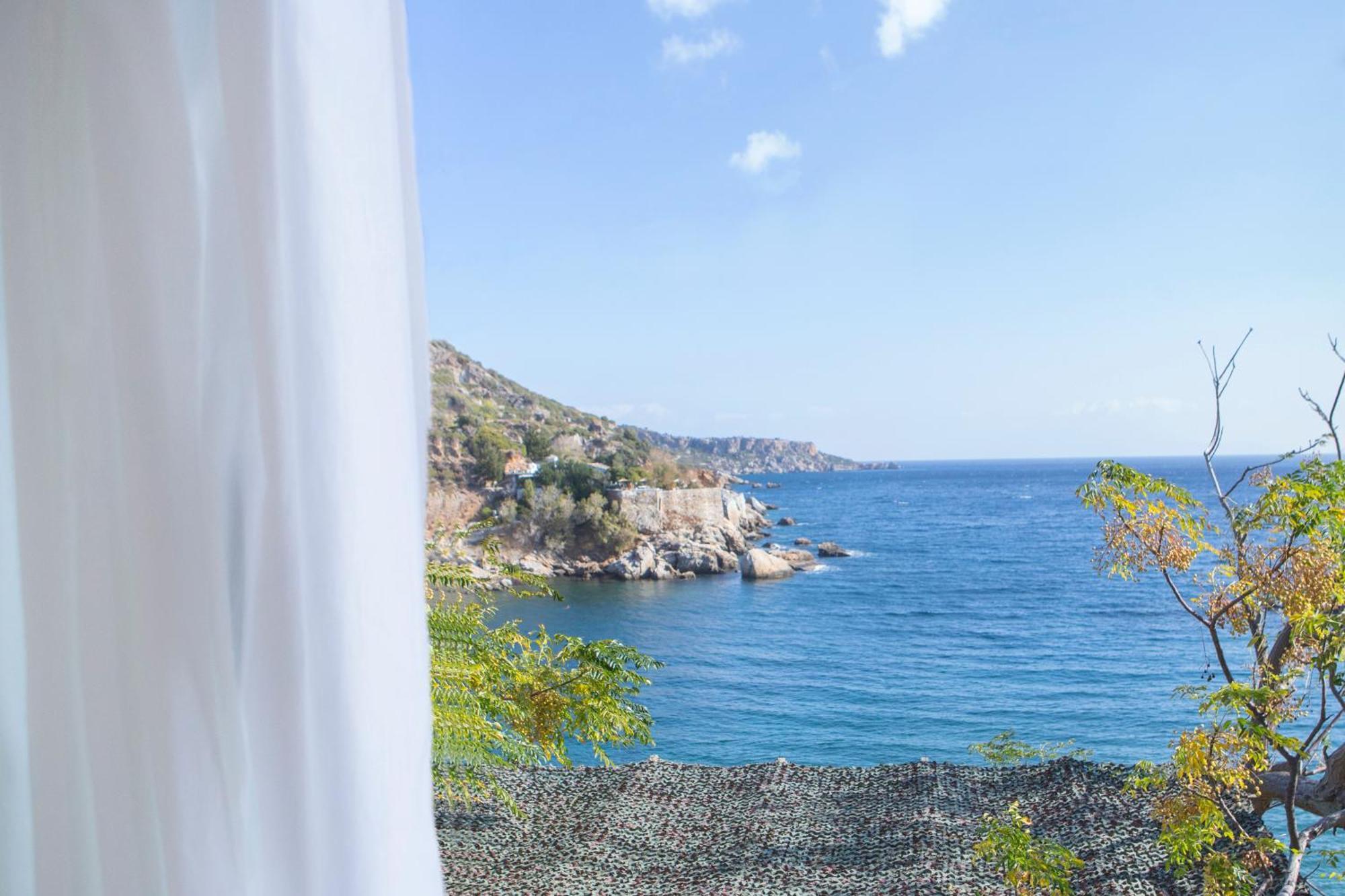 Marina Hotel Agios Kirykos  Exterior photo