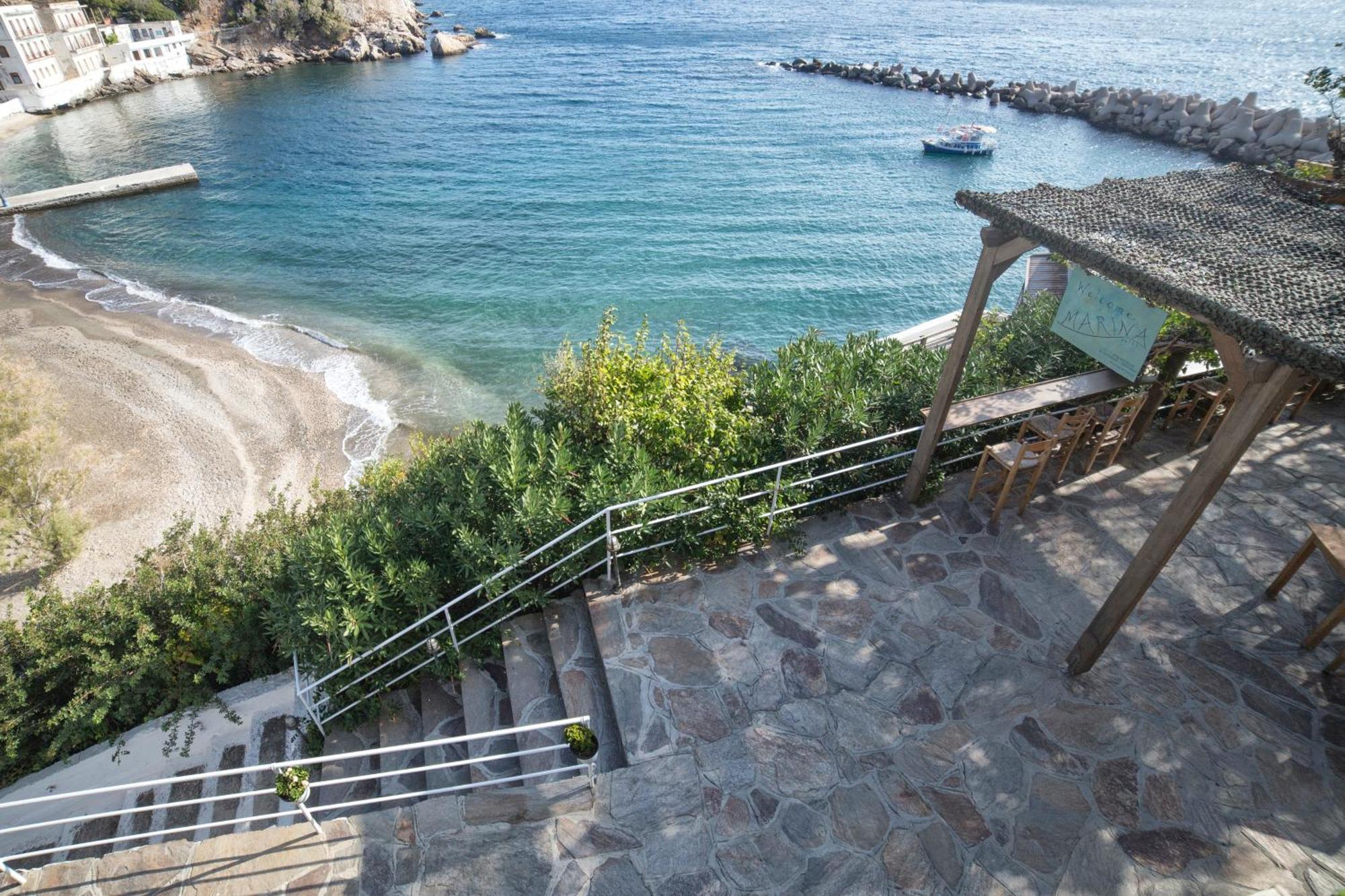 Marina Hotel Agios Kirykos  Exterior photo