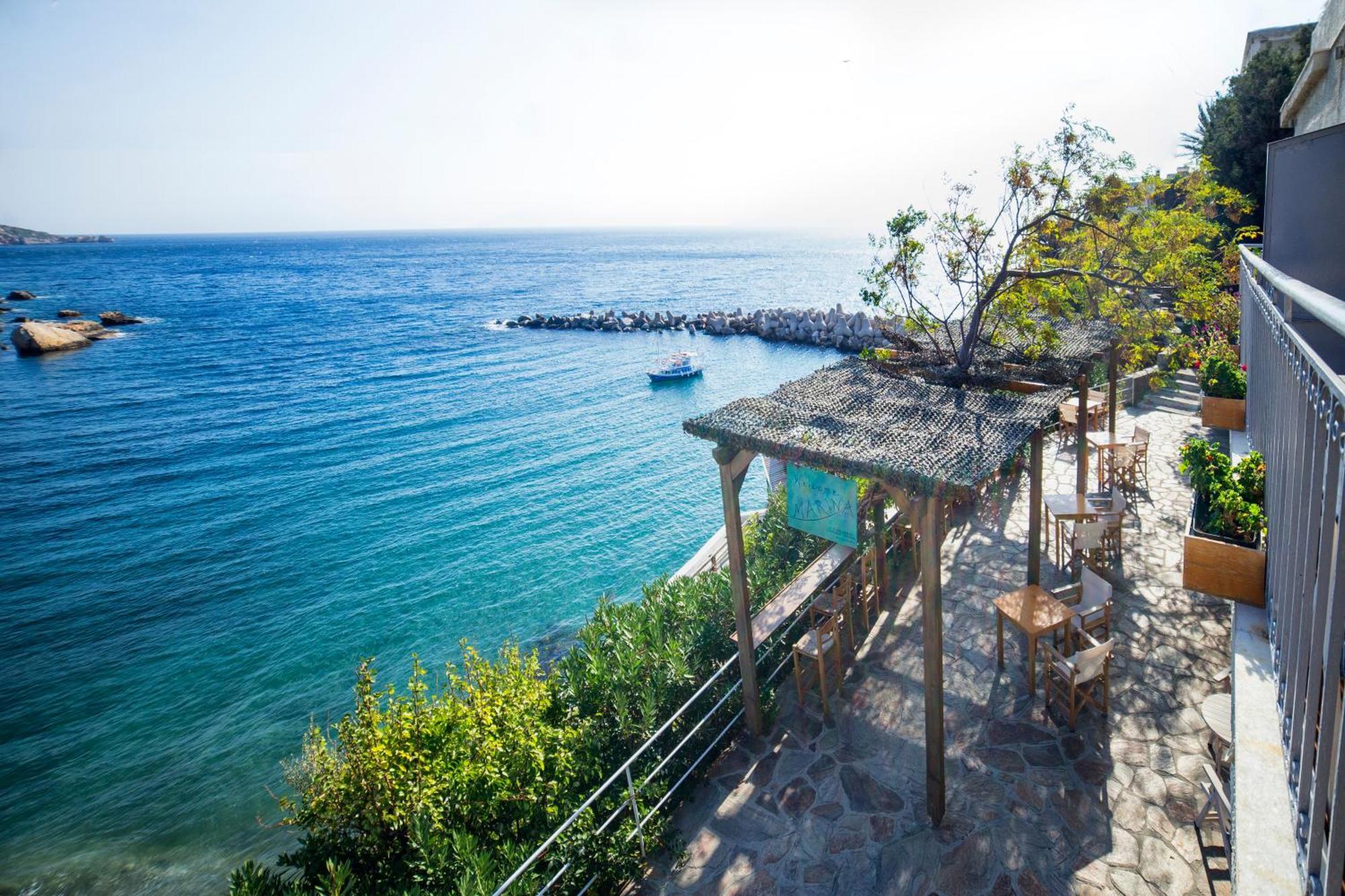 Marina Hotel Agios Kirykos  Exterior photo