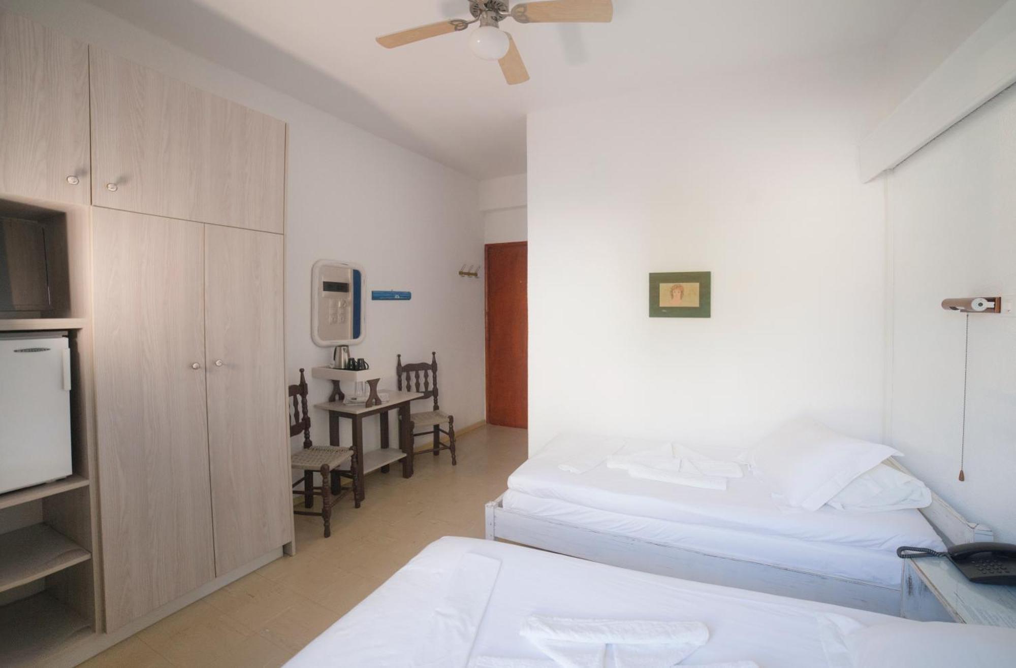 Marina Hotel Agios Kirykos  Exterior photo