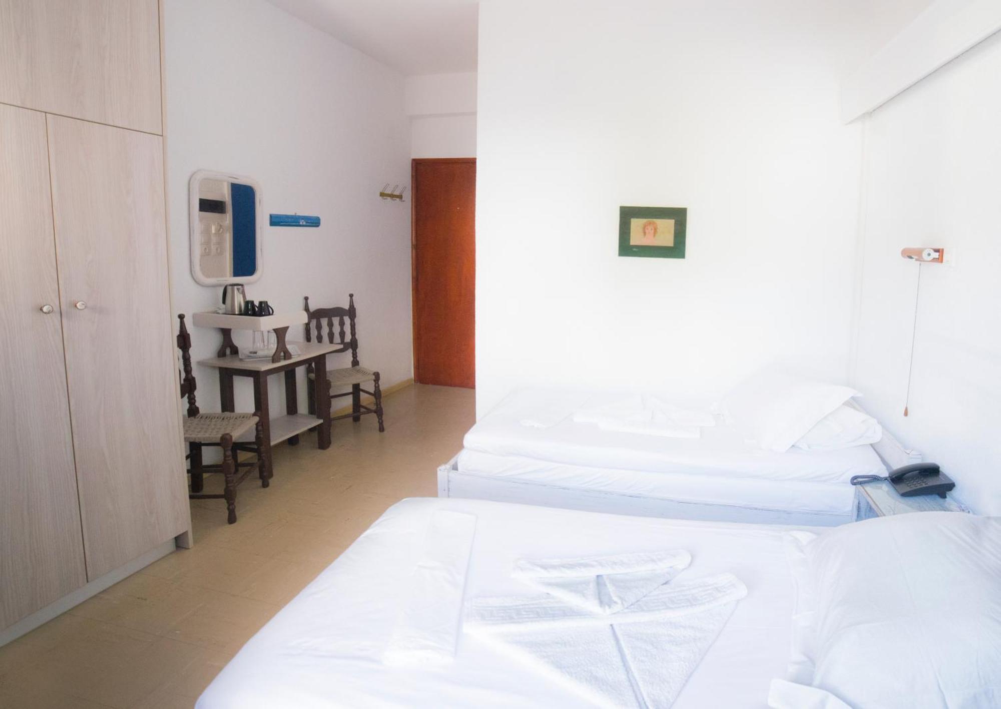 Marina Hotel Agios Kirykos  Exterior photo