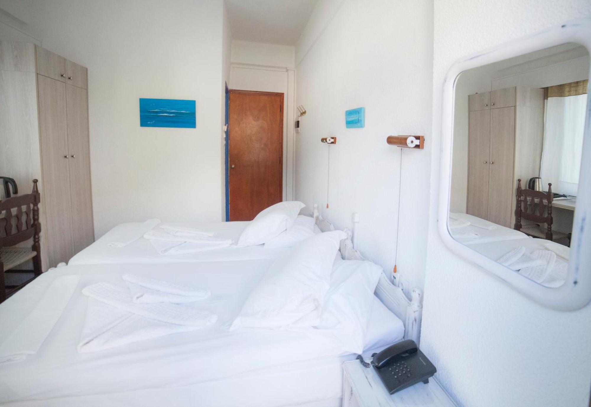 Marina Hotel Agios Kirykos  Exterior photo