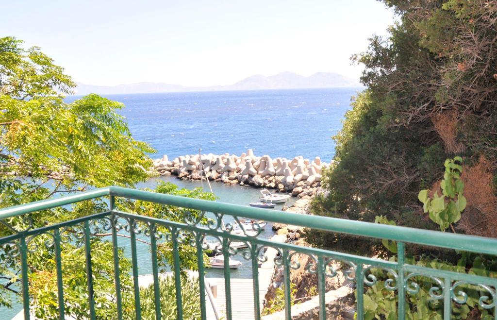 Marina Hotel Agios Kirykos  Room photo