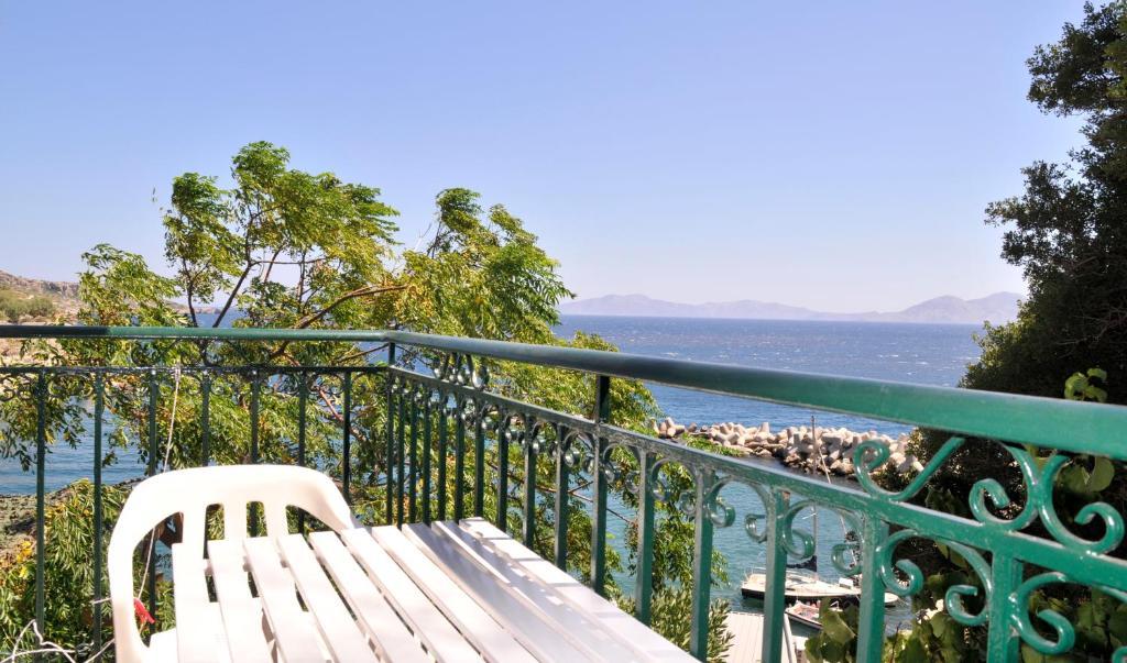 Marina Hotel Agios Kirykos  Room photo